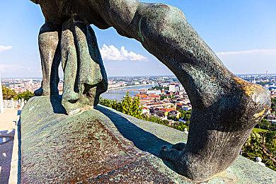 暴雪招聘广告显示其在开发一款FPS元素RPG新作